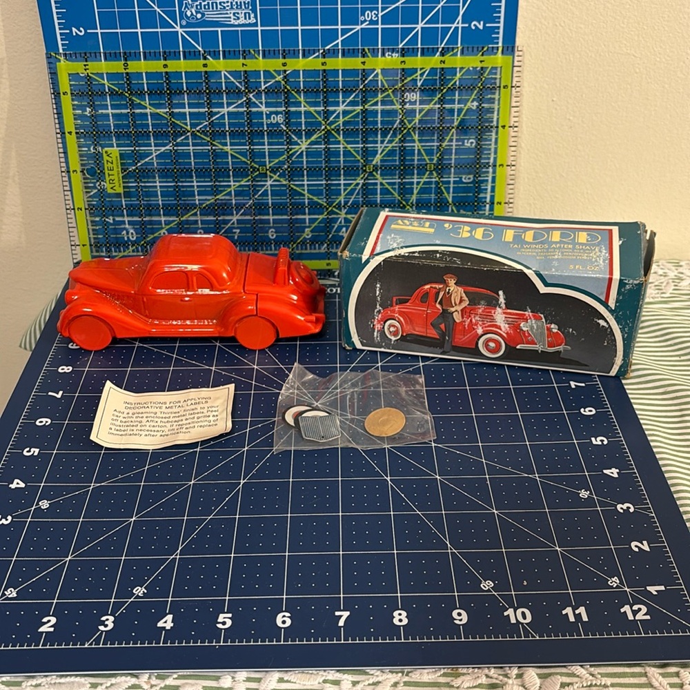 AVON NOVAL DECANTER OF ‘36 FORD RED